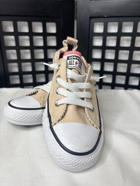 🤍 Converse Low Top Sneakers Womens 7 Beige White Canvas Chuck Taylor New 🤍